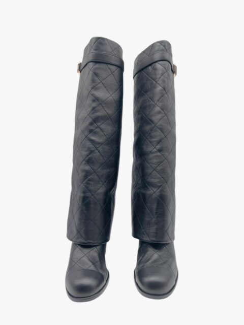 CHANEL – STIVALE MATELASSÉ AL GINOCCHIO