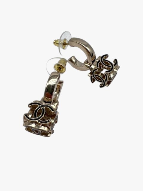 CHANEL – BOCCOLO CUBE IN METALLO E SMALTO