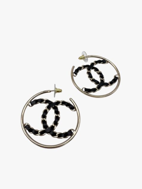 CHANEL – ORECCHINI A LOBO HOOP CC PELLE INTRECCIATA METALLO GOLD