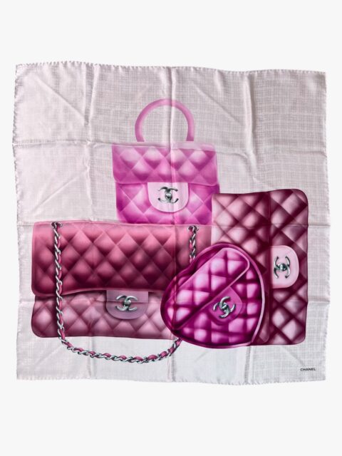 CHANEL – FOULARD 90×90 CM 100% SETA ROSA CON STAMPE BORSE